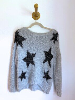 Moral Fiber Gray Star Fuzzy Sweater Large | Soft Knit Cozy Pullover